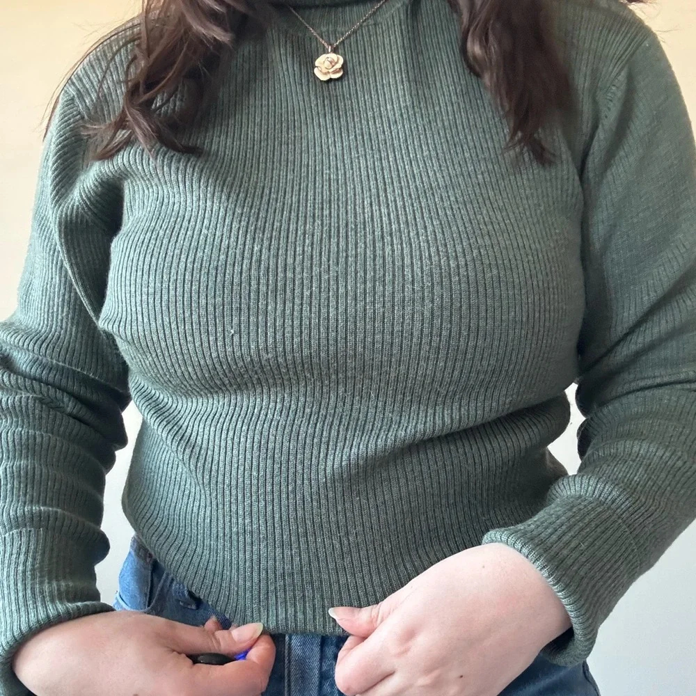 SOLD—Vintage Banana Republic Sage Ribbed Turtleneck Sweater - Picture 2 of 8